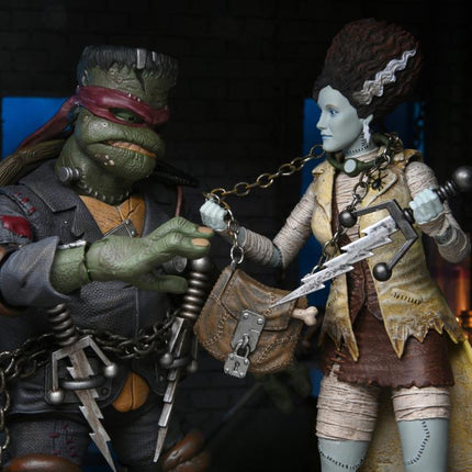 Universal Monsters Ultimate Teenage Mutant Ninja Turtles  April O'Neil as The Bride Of Frankenstein
