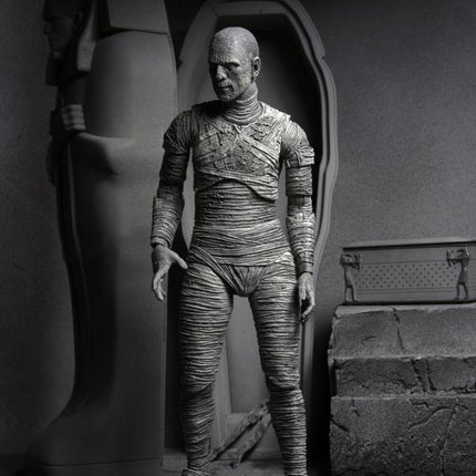 Universal Monsters Ultimate Mummy (Black and White)