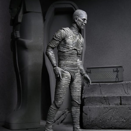 Universal Monsters Ultimate Mummy (Black and White)